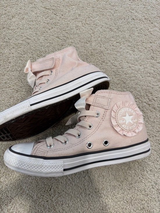 Converse Other - Kids Converse Pink Sneakers with pink bow. Used. Size 1Y